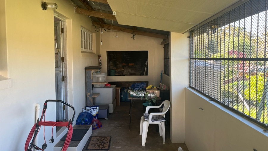 2 Bedroom Property for Sale in Napier Western Cape